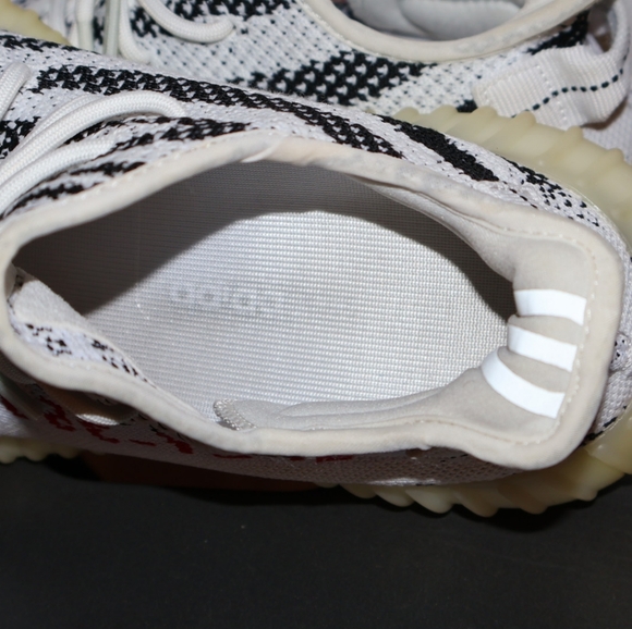 Yeezy Boost 350 V2 Zebra Colorway Sneakers. Men\'s 6. Women\'s 7.5.